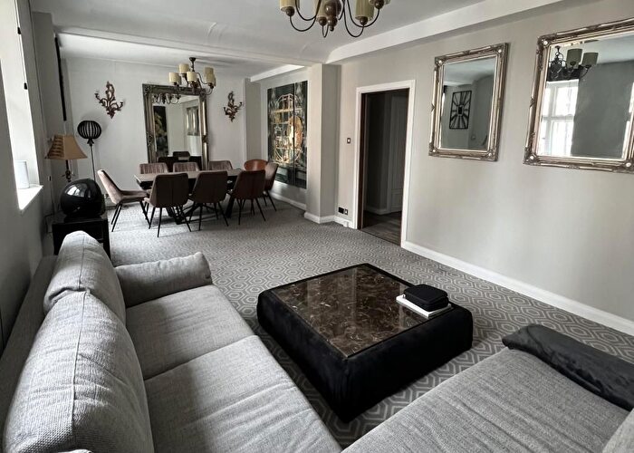 2 Bedroom Flat For Sale In Carrington House, Hertford Street, Mayfair, W1J