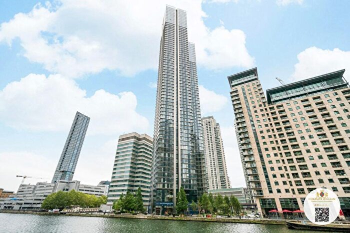 2 Bedroom Flat To Rent In Apartment, Hampton Tower, Marsh Wall, London, E14