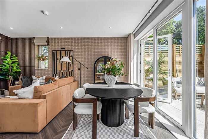 3 Bedroom House For Sale In Twyford Park, Twyford Abbey Road, London, NW10