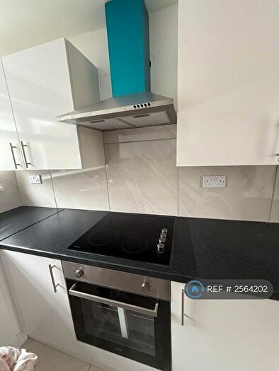 3 Bedroom End Of Terrace House To Rent In Hareydene, Newcastle Upon Tyne, NE5