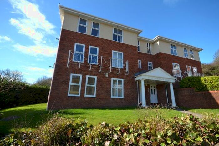 2 Bedroom Flat To Rent In Thorndale Courts, Exeter EX4
