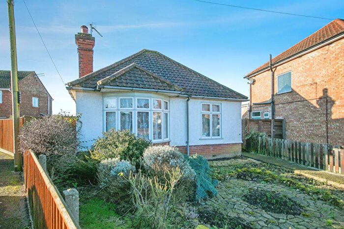 3 Bedroom Detached Bungalow For Sale In Lancing Avenue, Ipswich, IP4