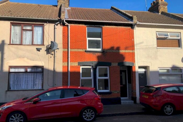 2 Bedroom Terraced House To Rent In Albert Road, Chatham ME4