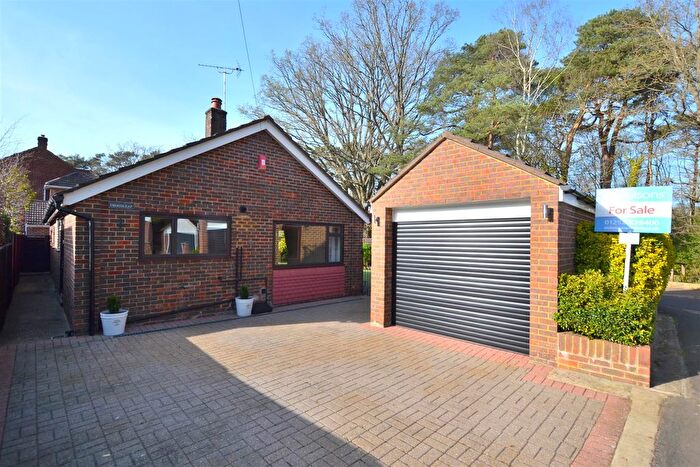 3 Bedroom Detached Bungalow For Sale In Fugelmere Road, Pondtail, Fleet, GU51