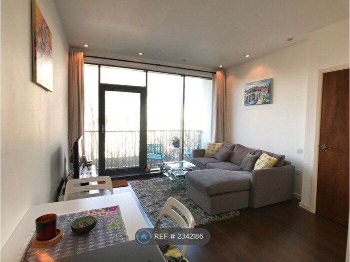 1 Bedroom Flat To Rent In Saint John's Hill, London, SW11