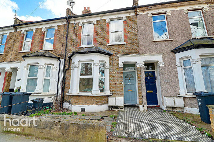 1 Bedroom Apartment For Sale In Stanley Road, Ilford, IG1