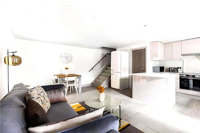 4 Bedroom Apartment To Rent In Friars Mead, London, E14