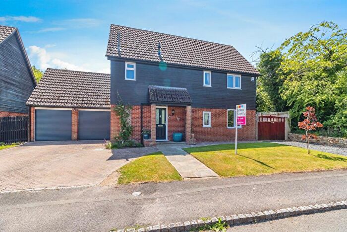 4 Bedroom Detached House For Sale In Alverton, Great Linford, Milton Keynes, MK14