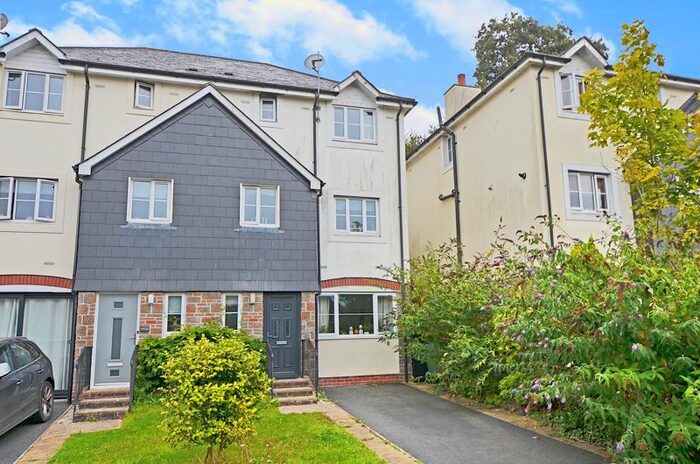 4 Bedroom Semi-Detached House For Sale In Kel Avon Close, Truro, TR1