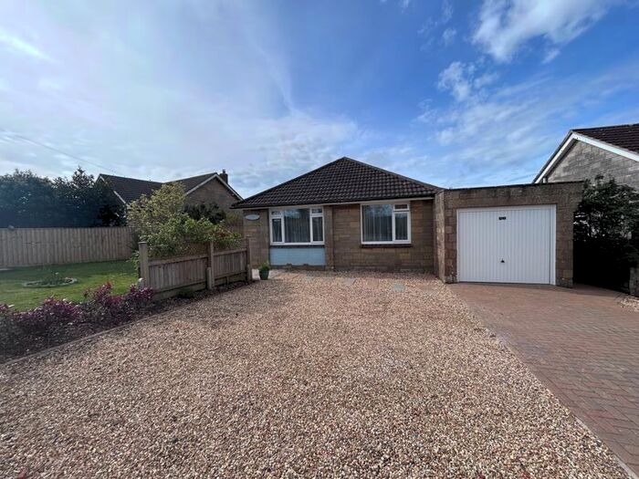 3 Bedroom Detached Bungalow For Sale In Long Lane, Newport, PO30