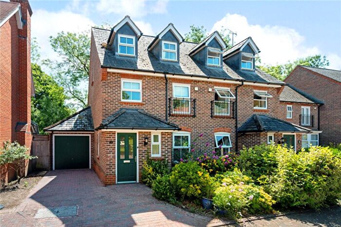 3 Bedroom Town House For Sale In Twiss Square, Winchester, United Kingdom, SO23