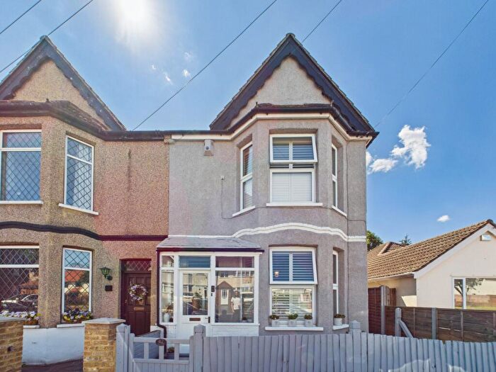 3 Bedroom Semi-Detached House For Sale In Sidcup, Kent, DA15