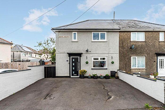 3 Bedroom Semi-Detached House For Sale In Maesteg Crescent, Tonteg, CF38