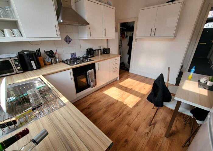 4 Bedroom Apartment To Rent In Hawley Rd, London, NW1