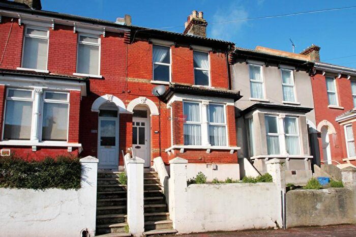 3 Bedroom Terraced House To Rent In Rochester Street, Chatham, ME4