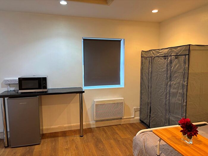 Studio To Rent In Christchurch Road, Bournemouth, Dorset, BH1