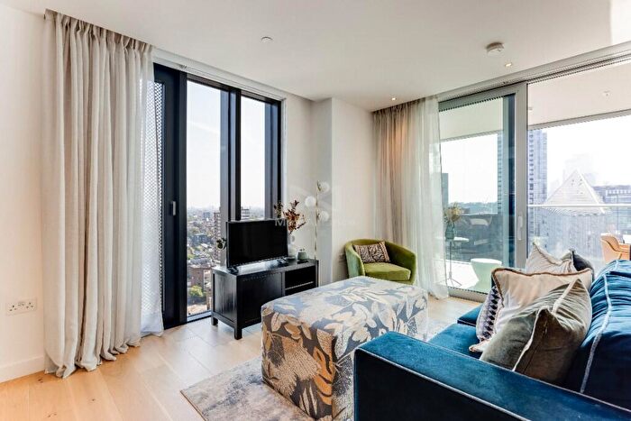 2 Bedroom Flat For Sale In The Makers, Jasper Walk, London, N1