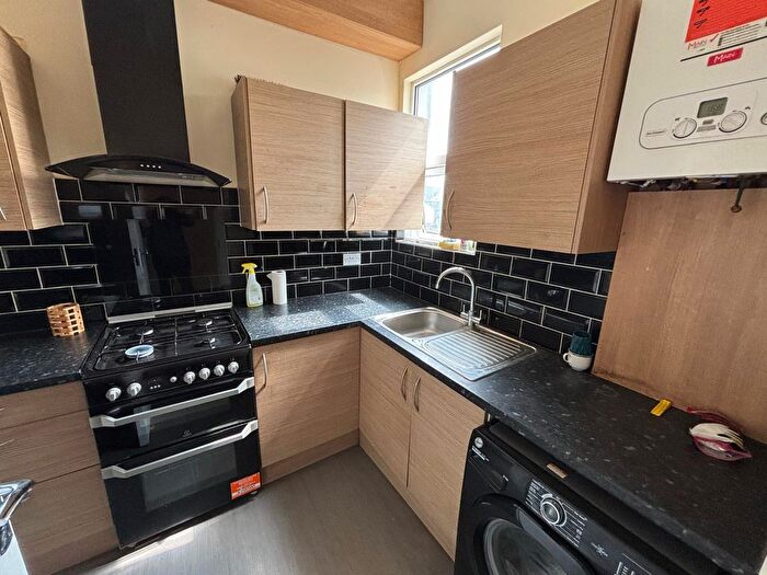 2 Bedroom Flat To Rent In Wellesley Road, Ilford, IG1