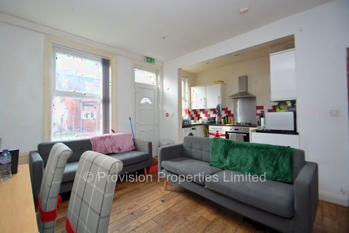 6 Bedroom Terraced House To Rent In Brudenell Mount, Hyde Park, Leeds, LS6