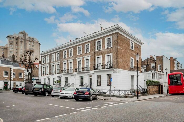 2 Bedroom Flat To Rent In Lamont Road, Chelsea, London, SW10