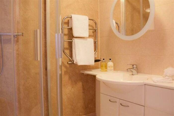 2 Bedroom Apartment To Rent In Butler Close, Jericho, Oxford, OX2