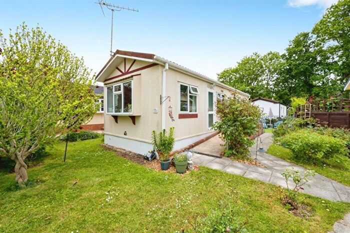 1 Bedroom Park Home For Sale In Avondale Park, Colden Common, Winchester, SO21
