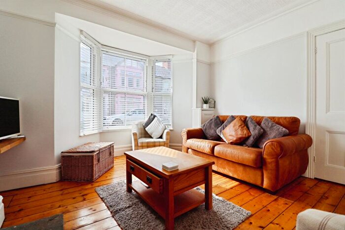 3 Bedroom House To Rent In New Road, Porthcawl, Prorthcawl, CF36