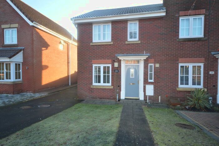 3 Bedroom Semi-Detached House To Rent In Brook Meadow, Norton, Stoke-On-Trent, ST6
