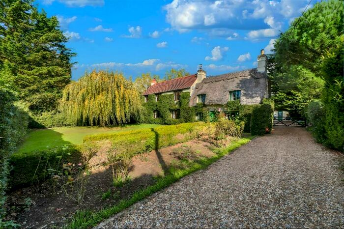 5 Bedroom Detached House For Sale In Ardleigh, Colchester, CO7