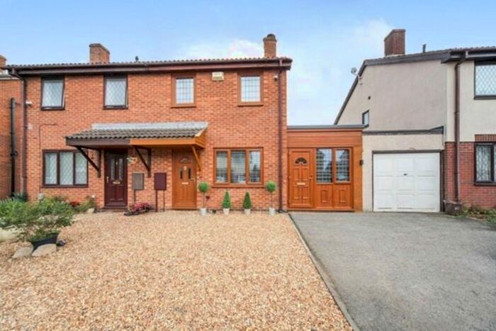 3 Bedroom Semi-Detached House To Rent In Thornhill Close, Houghton Regis, Dunstable, LU5