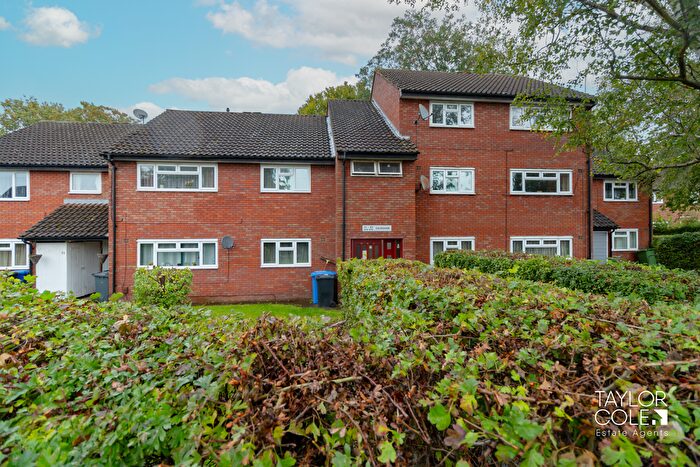 2 Bedroom Flat For Sale In Ealingham, Wilnecote, Tamworth, B77