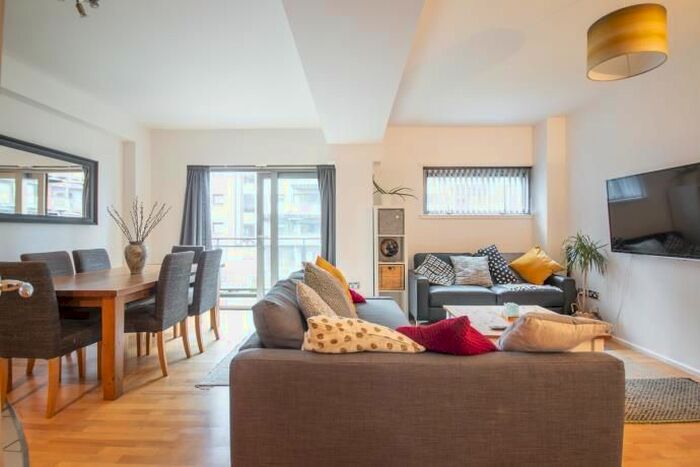 2 Bedroom Flat To Rent In Breadalbane Street, Edinburgh, EH6