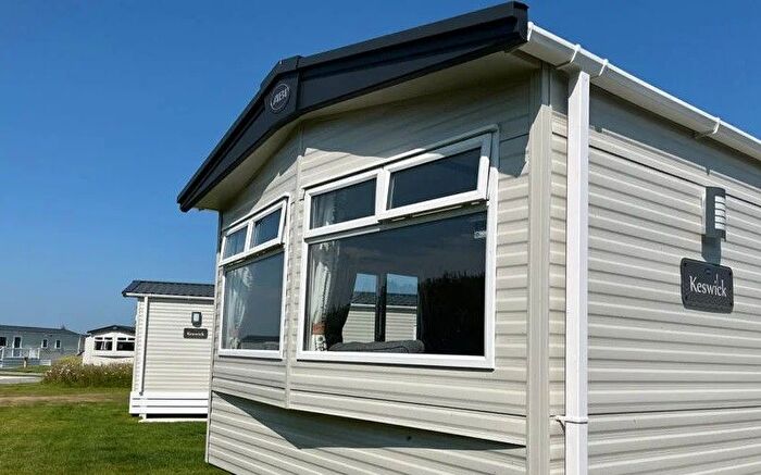 3 Bedroom Mobile/park Home For Sale In Horsey, Great Yarmouth, NR29