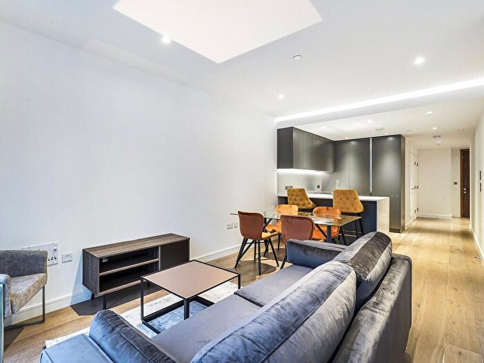 Apartment To Rent In Marsh Wall, South Quay Plaza, E14