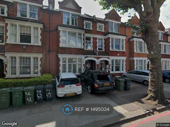 3 Bedroom Flat To Rent In London, London, SW12