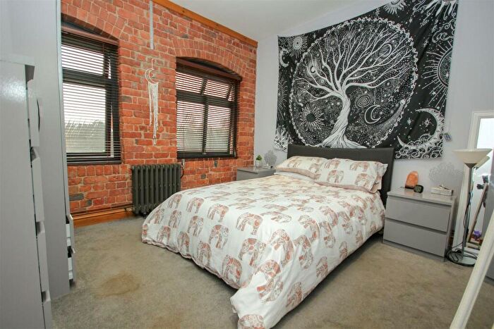 2 Bedroom Apartment For Sale In York Road, Rushden, NN10