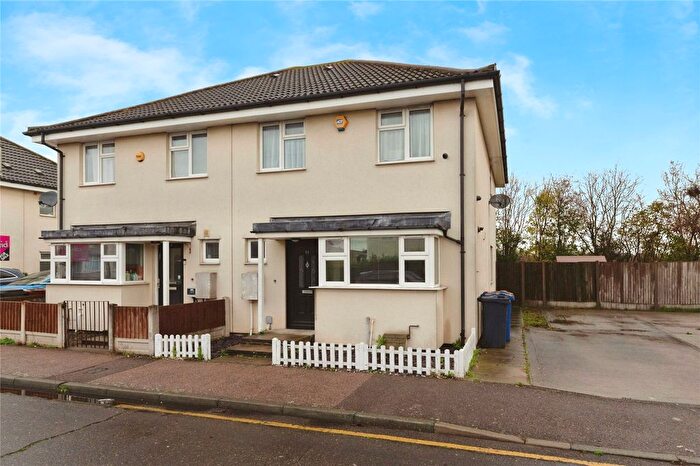 3 Bedroom Semi-Detached House For Sale In Alexandra Way, East Tilbury, Tilbury, Essex, RM18