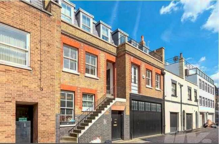 3 Bedroom Mews House To Rent In Weymouth Mews, London, W1G