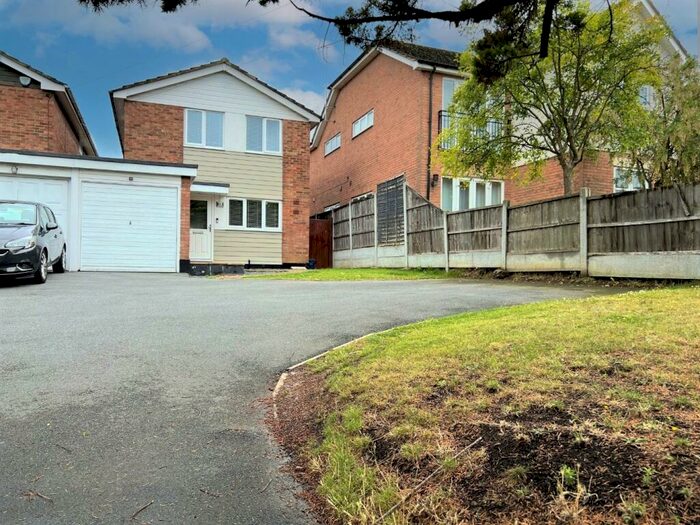 3 Bedroom Link Detached House To Rent In Rayleigh Road, Thundersley, SS7