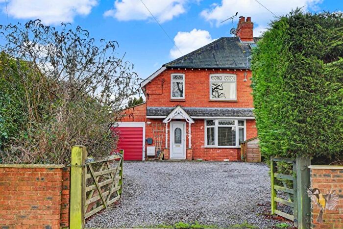 3 Bedroom Semi Detached House For Sale In Cherry Orchard, Highworth, Swindon, SN6