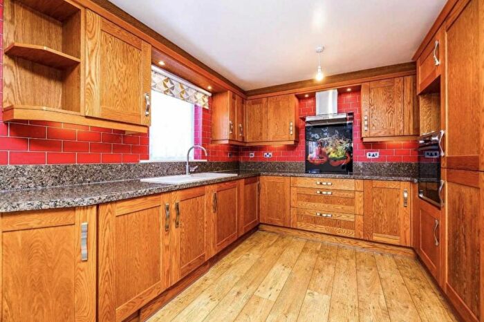 2 Bedroom Flat To Rent In Queen Mary Road, Sheffield, S2