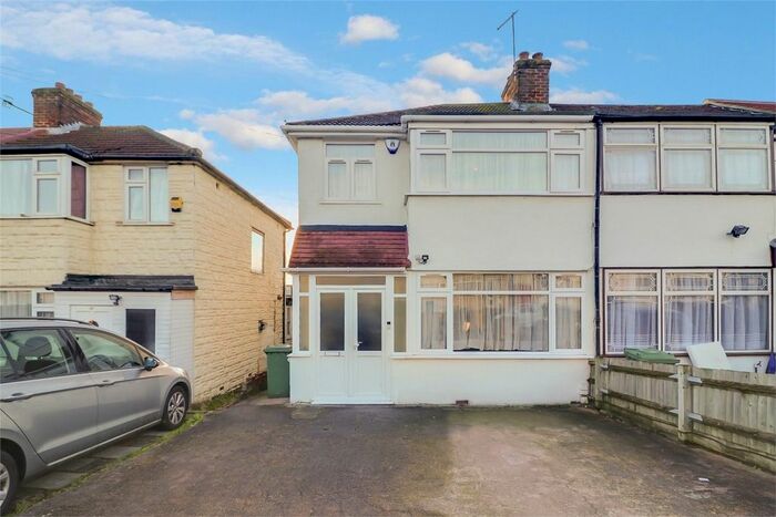3 Bedroom End Of Terrace House To Rent In Gainsborough Gardens, Edgware, HA8