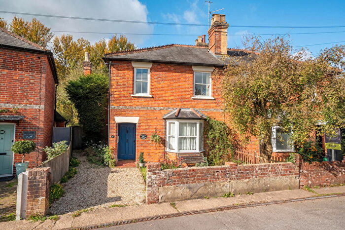 3 Bedroom Semi-Detached House For Sale In Winchester Road, Whitchurch, RG28