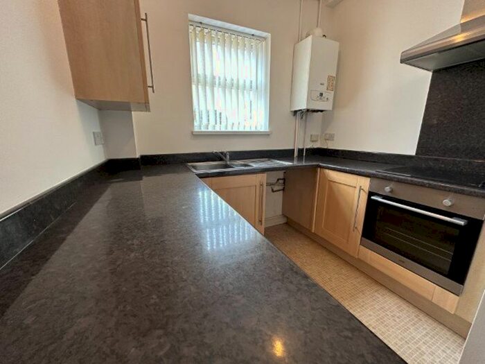 2 Bedroom Flat To Rent In St Johns Crescent, Rogerstone, NP10