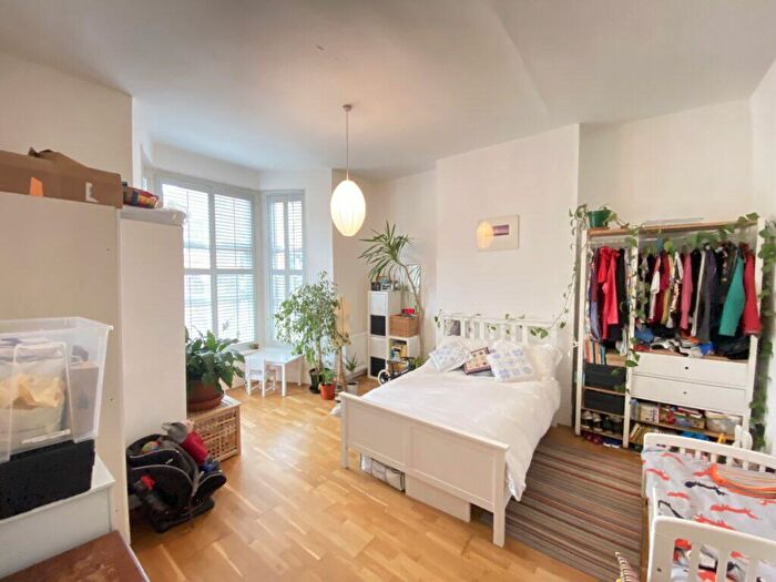 1 Bedroom Flat To Rent In Bedroom Garden Flat – Haringey Park, Crouch End, N8