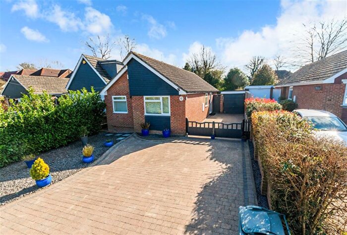 3 Bedroom Detached Bungalow For Sale In Festival Avenue, New Barn, Kent, DA3