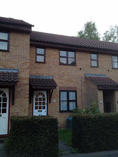 1 Bedroom Flat To Rent In Osprey Close, Snaresbrook, E11
