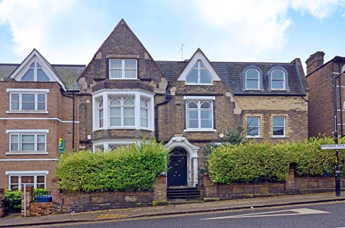 3 Bedroom Flat To Rent In Grove Hill Road, Denmark Hill, London, SE5