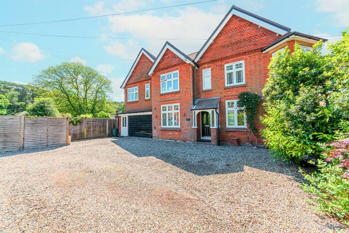 5 Bedroom Detached House To Rent In Napier Road, Crowthorne, RG45