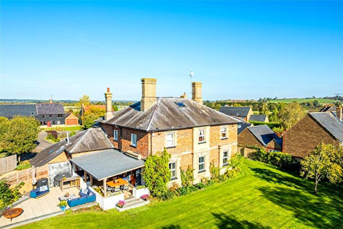 6 Bedroom Detached House For Sale In Bury Farm Close, Slapton, Bedfordshire, LU7